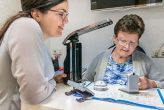 Augenoptik Klöter Zehdenick - Wir nehmen uns Zeit für die Beratung zu vergrößernden Sehhilfen